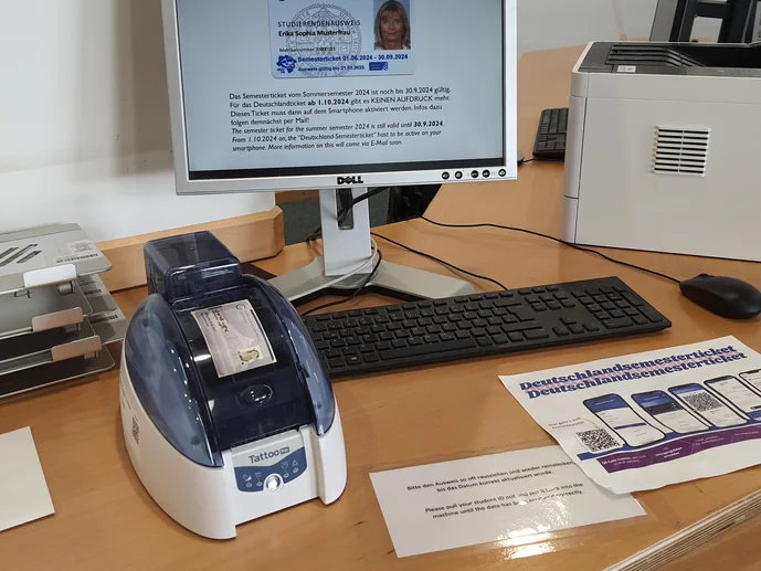 Kartendrucker in der Physikbibliothek