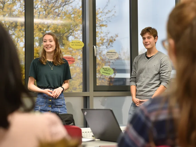 Studierende bei der Gruppenarbeit im LSG