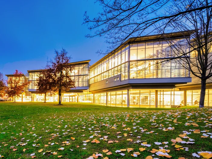 Beleuchtete Zentralbibliothek 