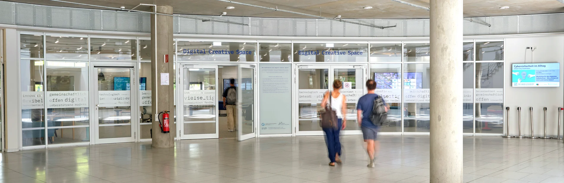 Eingangsbereich vor dem Digital Creative Space im Erdgeschoss der Zentralbibliothek