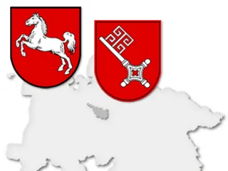 Arcinsys Hellgrauer Umriss des Bundeslandes Niedersachsen mit den Landeswappen Niedersachsens (weißes Ross auf rotem Grund) und Bremens (weißer Schlüssel auf rotem Grund)